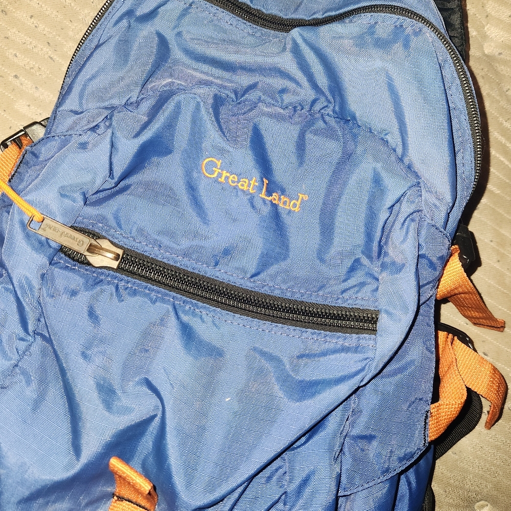 Outdoor backpack - Picture 2 of 4